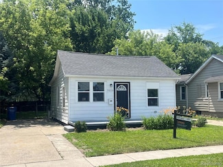 7020 Packard Ave, Warren, MI 48091