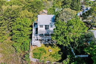 17 Fairbanks St, Wareham, MA 02571