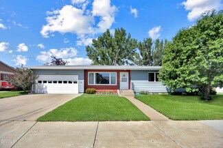 716 13th St W, Williston, ND 58801