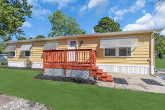 7 Arbor St, Whiting, NJ 08759