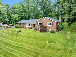 375 Hillcrest Cir, Hawesville, KY 42348
