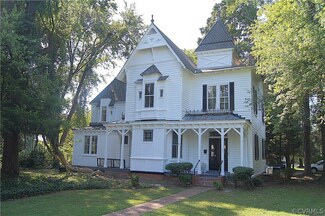 207 Howard St, Ashland, VA 23005