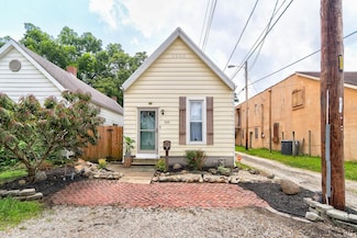2838 Dennison St, Evansville, IN 47712