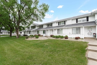 1428 Canyon Dr, Janesville, WI 53546