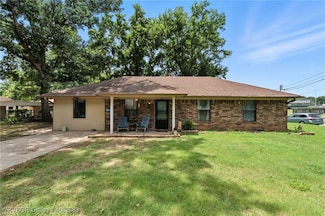 421 N 24th St, van Buren, AR 72956