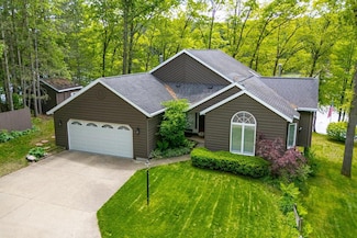 5400 Laura Dr, Shelbyville, MI 49344