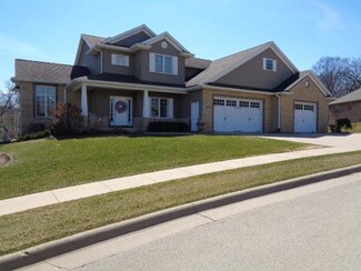 3240 Kiv Berry Ct, Dubuque, IA 52001