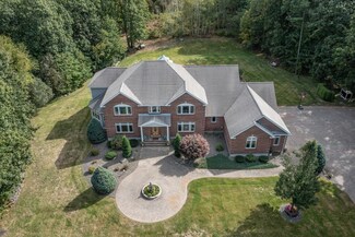 19 Farrwood Rd, Windham, NH 03087