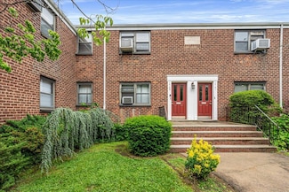 17-39 166th St Unit 3-68, Whitestone, NY 11357