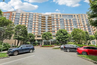 8100 River Rd Unit 613, North Bergen, NJ 07047