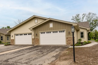 20900 Gray St, Lannon, WI 53046