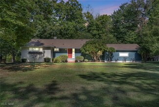 1121 High View Dr, Wadsworth, OH 44281