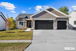 4922 Willow Cir, Davenport, IA 52806