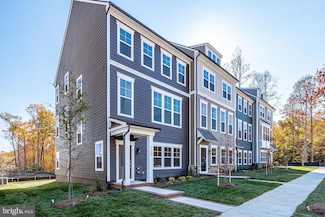 1759 Autumn Maple Leaf Dr, Dumfries, VA 22026