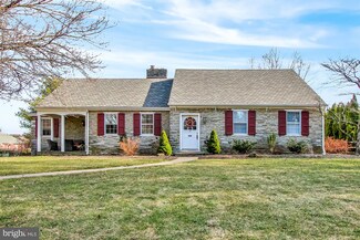 20 Maple Ave, Reading, PA 19607