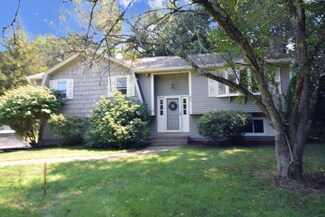 93 N Main St, Bellingham, MA 02019