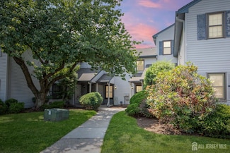 304 Woodbridge Commons Way, Iselin, NJ 08830