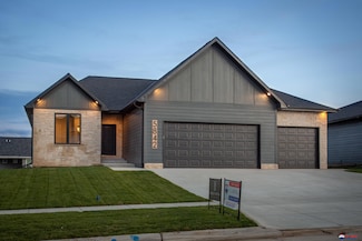 5842 SW 9th St, Lincoln, NE 68523