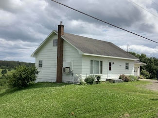 592 Beaulieu Rd, Saint David, ME 04773