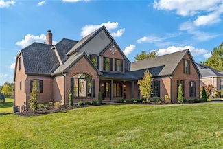 125 Roehampton Ln, Weldon Spring, MO 63304