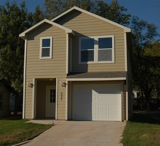 621 E Murray St, Denison, TX 75021