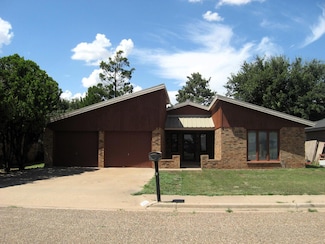 311 Douglas St, Levelland, TX 79336