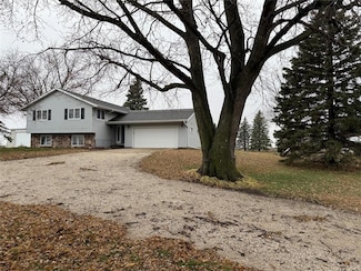 2385 Baxter Ave, Moorland, IA 50566