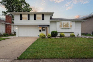 13520 Starlite Dr, Brookpark, OH 44142