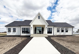 1031 S Montrose St, Aberdeen, SD 57401