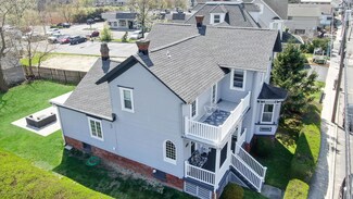 28 Beach Rd, Monmouth Beach, NJ 07750