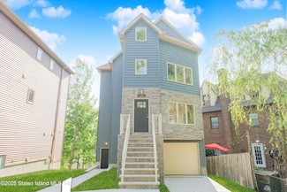 12 Ridge Ct, Staten Island, NY 10301