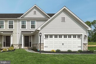 86 Long Bend Dr, Carlisle, PA 17015