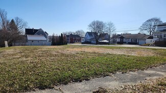 67 Poplar St, Millinocket, ME 04462
