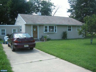 1 Grenlynne Dr, Grenloch, NJ 08032