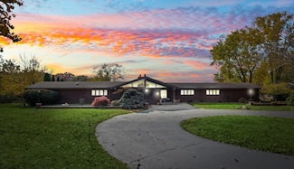 120 Thornhill Dr, Danville, IL 61832