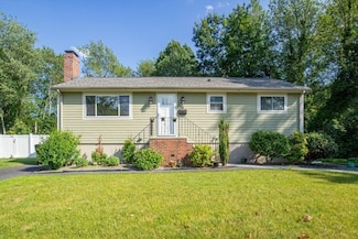 58 Rustcraft Rd, Dedham, MA 02026