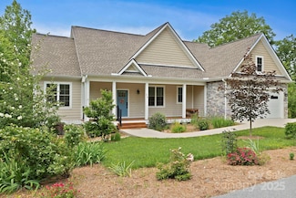 73 Wisdom Cove Rd, Flat Rock, NC 28731