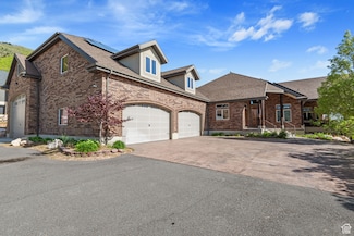 3194 E Layton Ridge Dr, Layton, UT 84040