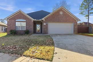 3318 Moss Creek Dr, Bryant, AR 72022