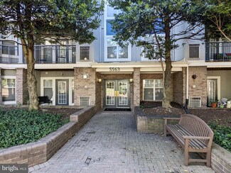 5563 Seminary Rd Unit 411, Falls Church, VA 22041