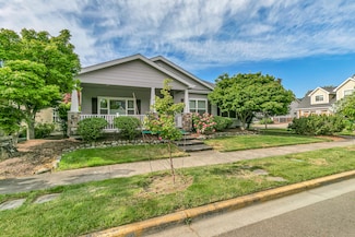 1135 Shake Dr, Central Point, OR 97502