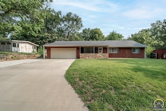 1512 SW 28th St, Topeka, KS 66611