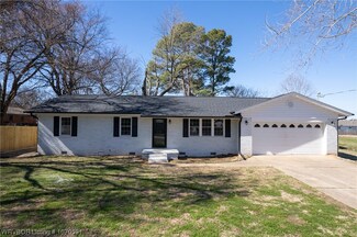 2514 S 57th St, Fort Smith, AR 72903