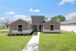 2845 14th St, Hempstead, TX 77445