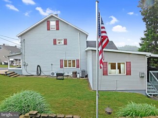 17 W Ridge St, Coaldale, PA 18218