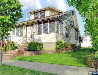 213 4th Ave, Hawthorne, NJ 07506