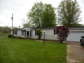 7570 E 625 S, Wolcottville, IN 46795