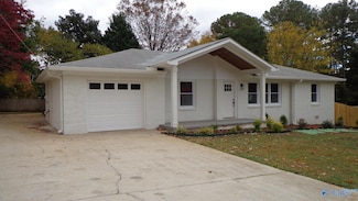 7401 Martha Dr SE, Huntsville, AL 35802