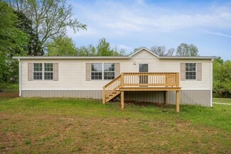 126 Holly Creek Rd, Celina, TN 38551