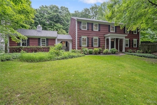 223 Windcrest Dr, Camillus, NY 13031